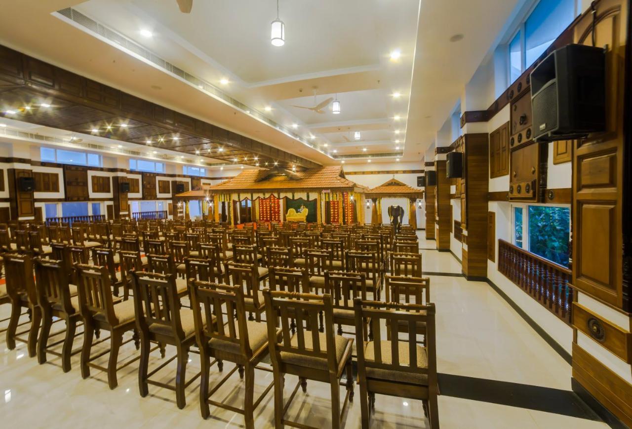 Hotel Guruvayur Darshan Dış mekan fotoğraf