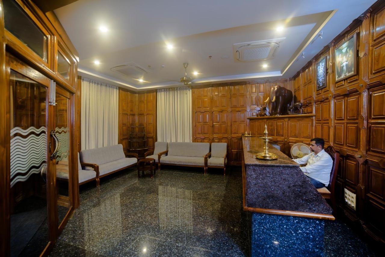 Hotel Guruvayur Darshan Dış mekan fotoğraf